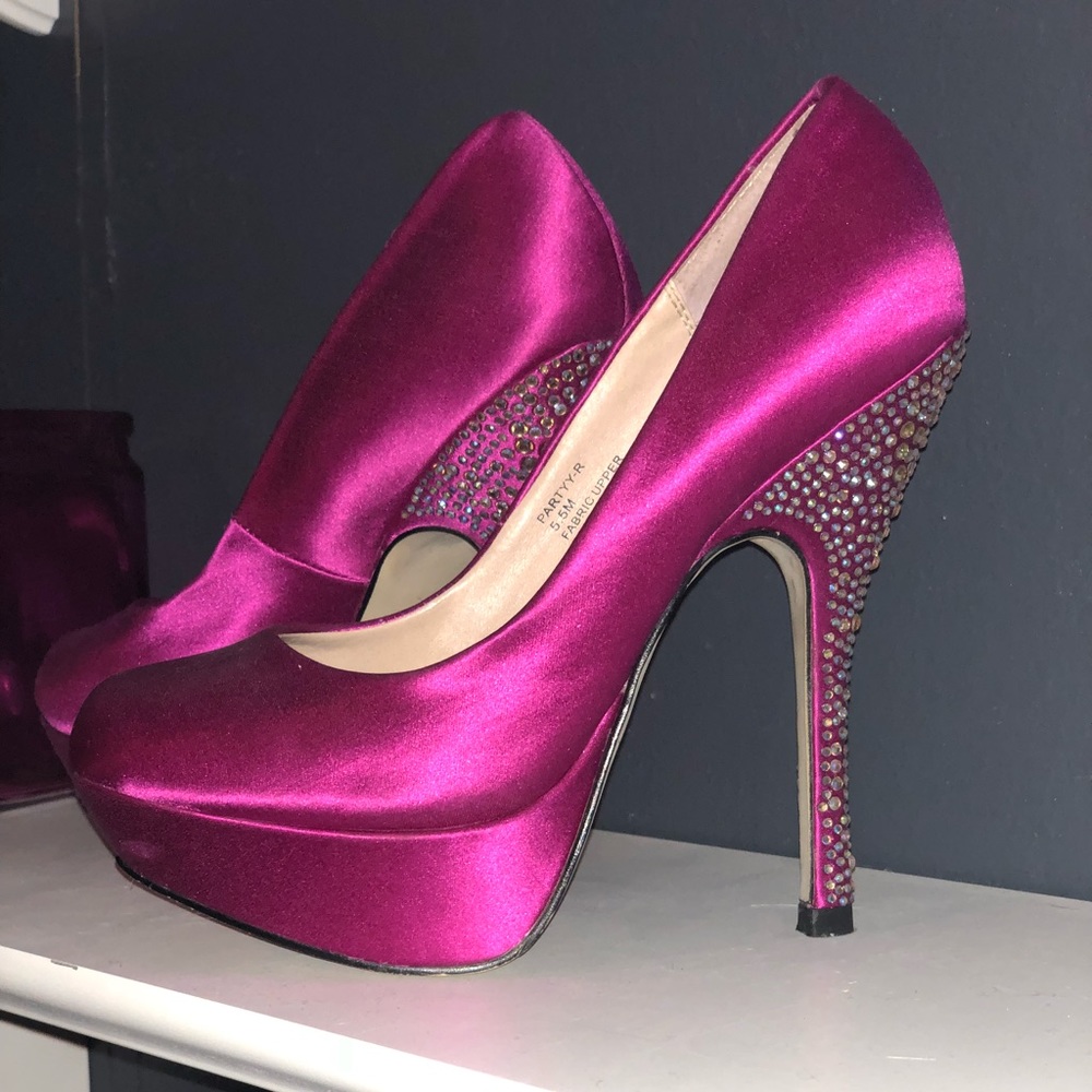 Steve Madden hot pink heels 👠